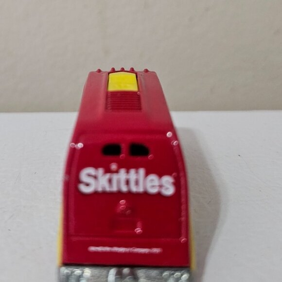 Mattel Hot Wheels Skittles Deco Delivery, Diecast Vehicle - Picture 2 of 5